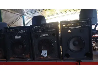 LOTE 125 - 04 CAIXAS DE SOM AMPLIFICADORA PARA RETIRADA DE PEÇAS. (NO ESTADO) ATENÇÃO! FAZER A VISITAÇÃO ANTES DE ARREMATAR, NÃO SABEMOS SE FUNCIONA. LEILÃO NÃO TEM GARANTIA E NEM DEVOLUÇÃO, SUJEITO A POSSÍVEIS AVARIAS VISÍVEIS/OCULTAS E/OU AUSÊNCIA DE COMPONENTES.