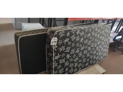 LOTE 370 - 02 COLCHOES DE SOLTEIRO. (NO ESTADO) ATENÇÃO! FAZER A VISITAÇÃO ANTES DE ARREMATAR, NÃO SABEMOS SE FUNCIONA, LEILÃO NÃO TEM GARANTIA E NEM DEVOLUÇÃO, SUJEITO A POSSÍVEIS AVARIAS VISÍVEIS/OCULTAS E/OU AUSÊNCIA DE COMPONENTES.