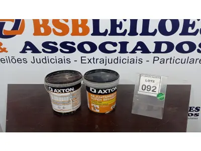 LOTE 092 - 02 GALÕES DE REJUNTAMENTO 4KG CADA NAS CORES CARVALHO E CINZA PLATINO MARCA AXTON. (NO ESTADO) ATENÇÃO! FAZER A VISITAÇÃO ANTES DE ARREMATAR, NÃO SABEMOS SE FUNCIONA, LEILÃO NÃO TEM GARANTIA E NEM DEVOLUÇÃO, SUJEITO A POSSÍVEIS AVARIAS VISÍVEIS/OCULTAS E/OU AUSÊNCIA DE COMPONENTES.