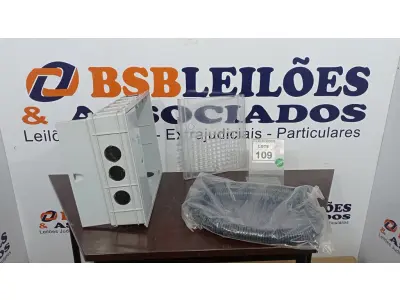 LOTE 109 - 01 CAIXA PLÁSTICA PARA UNIDADE DE MEDIÇÃO DE ÁGUA. (NO ESTADO) ATENÇÃO! FAZER A VISITAÇÃO ANTES DE ARREMATAR, NÃO SABEMOS SE FUNCIONA, LEILÃO NÃO TEM GARANTIA E NEM DEVOLUÇÃO, SUJEITO A POSSÍVEIS AVARIAS VISÍVEIS/OCULTAS E/OU AUSÊNCIA DE COMPONENTES.