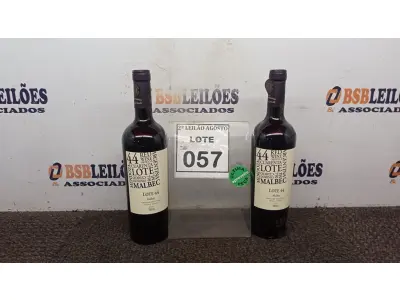 LOTE 057 - 02 GARRAFAS DE VINHO MALBEC SAFRA 2020 ARGENTINO 750ML MARCA LOTE 44. (NO ESTADO) ATENÇÃO! FAZER A VISITAÇÃO ANTES DE ARREMATAR, NÃO SABEMOS SE FUNCIONA, LEILÃO NÃO TEM GARANTIA E NEM DEVOLUÇÃO, SUJEITO A POSSÍVEIS AVARIAS VISÍVEIS/OCULTAS E/OU AUSÊNCIA DE COMPONENTES.