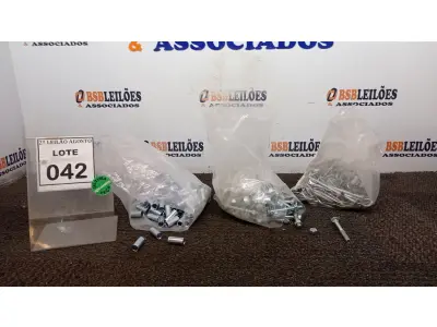 LOTE 042 - 01 LOTE COM GRANDE QUANTIDADE DE PARAFUSOS OLHAL E BUCHAS DE METAL. (NO ESTADO) ATENÇÃO! FAZER A VISITAÇÃO ANTES DE ARREMATAR, NÃO SABEMOS SE FUNCIONA, LEILÃO NÃO TEM GARANTIA E NEM DEVOLUÇÃO, SUJEITO A POSSÍVEIS AVARIAS VISÍVEIS/OCULTAS E/OU AUSÊNCIA DE COMPONENTES.