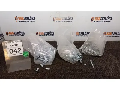 LOTE 042 - 01 LOTE COM GRANDE QUANTIDADE DE PARAFUSOS OLHAL E BUCHAS DE METAL. (NO ESTADO) ATENÇÃO! FAZER A VISITAÇÃO ANTES DE ARREMATAR, NÃO SABEMOS SE FUNCIONA, LEILÃO NÃO TEM GARANTIA E NEM DEVOLUÇÃO, SUJEITO A POSSÍVEIS AVARIAS VISÍVEIS/OCULTAS E/OU AUSÊNCIA DE COMPONENTES.