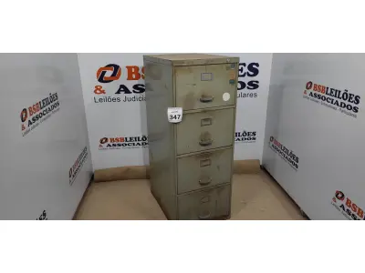 LOTE 347 - 01 ARQUIVO DE AÇO COM 04 GAVETAS. (NO ESTADO) ATENÇÃO! FAZER A VISITAÇÃO ANTES DE ARREMATAR, NÃO SABEMOS SE FUNCIONA, LEILÃO NÃO TEM GARANTIA E NEM DEVOLUÇÃO, SUJEITO A POSSÍVEIS AVARIAS VISÍVEIS/OCULTAS E/OU AUSÊNCIA DE COMPONENTES.