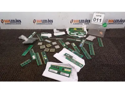 LOTE 011 - 01 LOTE GRANDE QUANTIDADE DE MEMORIAS PARA PC E NOTEBOOKS. (NO ESTADO) ATENÇÃO! FAZER A VISITAÇÃO ANTES DE ARREMATAR, NÃO SABEMOS SE FUNCIONA, LEILÃO NÃO TEM GARANTIA E NEM DEVOLUÇÃO, SUJEITO A POSSÍVEIS AVARIAS VISÍVEIS/OCULTAS E/OU AUSÊNCIA DE COMPONENTES.