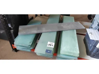 LOTE 361 - 01 LOTE COM GRANDE QUANTIDADE DE VIDROS DE TAMANHOS DIVERSOS. (NO ESTADO) ATENÇÃO! FAZER A VISITAÇÃO ANTES DE ARREMATAR, NÃO SABEMOS SE FUNCIONA, LEILÃO NÃO TEM GARANTIA E NEM DEVOLUÇÃO, SUJEITO A POSSÍVEIS AVARIAS VISÍVEIS/OCULTAS E/OU AUSÊNCIA DE COMPONENTES.