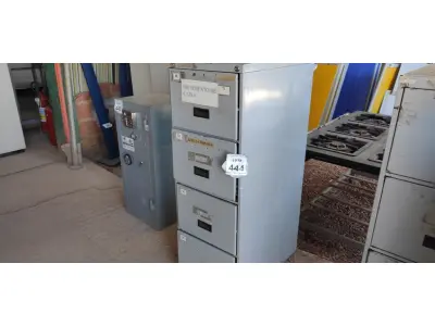 LOTE 444 - 01 ARQUIVO DE AÇO COM 04 GAVETAS. (NO ESTADO) ATENÇÃO! FAZER A VISITAÇÃO ANTES DE ARREMATAR, NÃO SABEMOS SE FUNCIONA, LEILÃO NÃO TEM GARANTIA E NEM DEVOLUÇÃO, SUJEITO A POSSÍVEIS AVARIAS VISÍVEIS/OCULTAS E/OU AUSÊNCIA DE COMPONENTES.