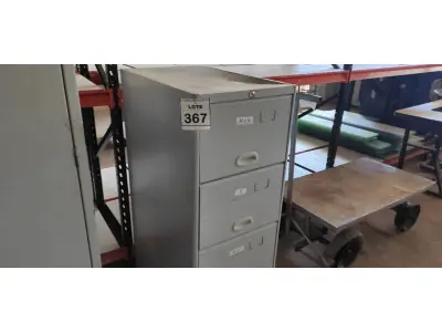 LOTE 367 - 01 ARQUIVO DE AÇO COM 04 GAVETAS. (NO ESTADO) ATENÇÃO! FAZER A VISITAÇÃO ANTES DE ARREMATAR, NÃO SABEMOS SE FUNCIONA, LEILÃO NÃO TEM GARANTIA E NEM DEVOLUÇÃO, SUJEITO A POSSÍVEIS AVARIAS VISÍVEIS/OCULTAS E/OU AUSÊNCIA DE COMPONENTES.