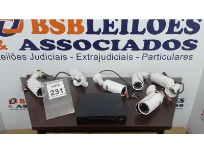 LOTE 231 - 01 DVR E 06 CAMERAS DE MONITORAMENTO. (NO ESTADO) ATENÇÃO! FAZER A VISITAÇÃO ANTES DE ARREMATAR, NÃO SABEMOS SE FUNCIONA, LEILÃO NÃO TEM GARANTIA E NEM DEVOLUÇÃO, SUJEITO A POSSÍVEIS AVARIAS VISÍVEIS/OCULTAS E/OU AUSÊNCIA DE COMPONENTES.