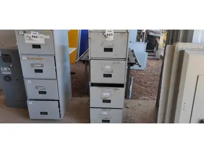 LOTE 445 - 01 ARQUIVO DE AÇO COM 04 GAVETAS. (NO ESTADO) ATENÇÃO! FAZER A VISITAÇÃO ANTES DE ARREMATAR, NÃO SABEMOS SE FUNCIONA, LEILÃO NÃO TEM GARANTIA E NEM DEVOLUÇÃO, SUJEITO A POSSÍVEIS AVARIAS VISÍVEIS/OCULTAS E/OU AUSÊNCIA DE COMPONENTES.