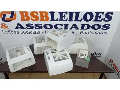 LOTE 307 - 05 DISPENSES DE PAPEL. (NO ESTADO) ATENÇÃO! FAZER A VISITAÇÃO ANTES DE ARREMATAR, NÃO SABEMOS SE FUNCIONA. LEILÃO NÃO TEM GARANTIA E NEM DEVOLUÇÃO, SUJEITO A POSSÍVEIS AVARIAS VISÍVEIS/OCULTAS E/OU AUSÊNCIA DE COMPONENTES.
