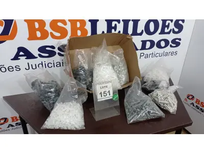 LOTE 151 - 01 LOTE COM GRANDE QUANTIDADE DE BUCHAS DE FIXAÇÃO E ISOLADORES TIPO ROLDANA. (NO ESTADO) ATENÇÃO! FAZER A VISITAÇÃO ANTES DE ARREMATAR, NÃO SABEMOS SE FUNCIONA, LEILÃO NÃO TEM GARANTIA E NEM DEVOLUÇÃO, SUJEITO A POSSÍVEIS AVARIAS VISÍVEIS/OCULTAS E/OU AUSÊNCIA DE COMPONENTES.