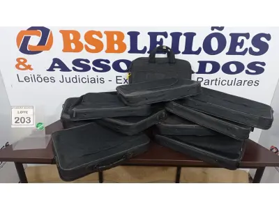 LOTE 203 - 08 BOLSAS DE NOTEBOOK. (NO ESTADO) ATENÇÃO! FAZER A VISITAÇÃO ANTES DE ARREMATAR, NÃO SABEMOS SE FUNCIONA. LEILÃO NÃO TEM GARANTIA E NEM DEVOLUÇÃO, SUJEITO A POSSÍVEIS AVARIAS VISÍVEIS/OCULTAS E/OU AUSÊNCIA DE COMPONENTES.