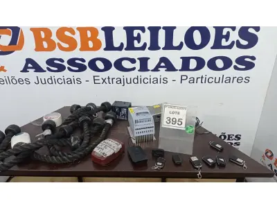 LOTE 395 - 01 INVERSOR DE FREQUÊNCIA, 01 FONTE COLMEIA, 01 MICROFONE PARA SEMINÁRIO, SENSORES DE PORTÃO, VÁRIOS CONTROLES DE PORTÃO E MATÉRIAIS DE ACADEMIA. (NO ESTADO) ATENÇÃO! FAZER A VISITAÇÃO ANTES DE ARREMATAR, NÃO SABEMOS SE FUNCIONA. LEILÃO NÃO TEM GARANTIA E NEM DEVOLUÇÃO, SUJEITO A POSSÍVEIS AVARIAS VISÍVEIS/OCULTAS E/OU AUSÊNCIA DE COMPONENTES.