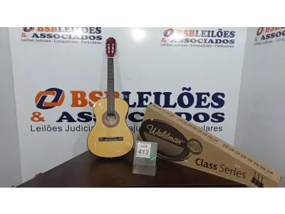 LOTE 412 - 01 VIOLÃO MARCA WALDMAN. (NO ESTADO) ATENÇÃO! FAZER A VISITAÇÃO ANTES DE ARREMATAR, NÃO SABEMOS SE FUNCIONA. LEILÃO NÃO TEM GARANTIA E NEM DEVOLUÇÃO, SUJEITO A POSSÍVEIS AVARIAS VISÍVEIS/OCULTAS E/OU AUSÊNCIA DE COMPONENTES.