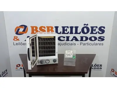 LOTE 147 - 01 ESTUFA PARA ESTERILIZAÇÃO E SECAGEM. (NO ESTADO) ATENÇÃO! FAZER A VISITAÇÃO ANTES DE ARREMATAR, NÃO SABEMOS SE FUNCIONA, LEILÃO NÃO TEM GARANTIA E NEM DEVOLUÇÃO, SUJEITO A POSSÍVEIS AVARIAS VISÍVEIS/OCULTAS E/OU AUSÊNCIA DE COMPONENTES.