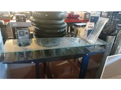LOTE 368 - 01 BALCÃO DE ATENDIMENTO E 01 BALCÃO COM BASE DE FERRO E APOIO DE VIDRO E DIVISÓRIAS. (NO ESTADO) ATENÇÃO! FAZER A VISITAÇÃO ANTES DE ARREMATAR, NÃO SABEMOS SE FUNCIONA. LEILÃO NÃO TEM GARANTIA E NEM DEVOLUÇÃO, SUJEITO A POSSÍVEIS AVARIAS VISÍVEIS/OCULTAS E/OU AUSÊNCIA DE COMPONENTES.