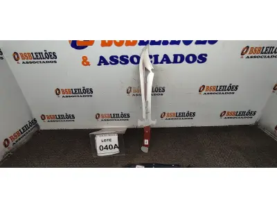 LOTE 040 - 01 FACÃO  IMPORTADA AÇO INOXIDÁVEL CABO EM MADEIRA  FULL TANG BAINHA DE NYLON TAMANHO TOTAL 50CM PESO 526G JÁ AFIADA  . (NO ESTADO) ATENÇÃO! FAZER A VISITAÇÃO ANTES DE ARREMATAR, NÃO SABEMOS SE FUNCIONA. LEILÃO NÃO TEM GARANTIA E NEM DEVOLUÇÃO, SUJEITO A POSSÍVEIS AVARIAS VISÍVEIS/OCULTAS E/OU AUSÊNCIA DE COMPONENTES.