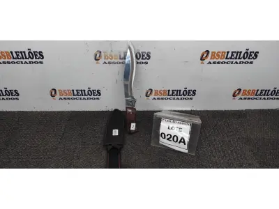 LOTE 020 - 01 FACA IMPORTADA AÇO INOXIDÁVEL CABO EM MADEIRA COM DETALHE DE ESCORPIÃO NA GUARDA  FULL TANG BAINHA DE NYLON TAMANHO TOTAL 32CM PESO 390G JÁ AFIADA  .(NO ESTADO) ATENÇÃO! FAZER A VISITAÇÃO ANTES DE ARREMATAR, NÃO SABEMOS SE FUNCIONA. LEILÃO NÃO TEM GARANTIA E NEM DEVOLUÇÃO, SUJEITO A POSSÍVEIS AVARIAS VISÍVEIS/OCULTAS E/OU AUSÊNCIA DE COMPONENTES.