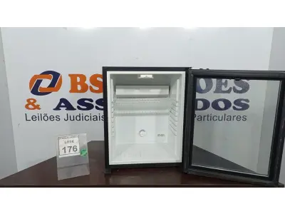 LOTE 176 - 01 ADEGA 40L 220V. (NO ESTADO) ATENÇÃO! FAZER A VISITAÇÃO ANTES DE ARREMATAR, NÃO SABEMOS SE FUNCIONA. LEILÃO NÃO TEM GARANTIA E NEM DEVOLUÇÃO, SUJEITO A POSSÍVEIS AVARIAS VISÍVEIS/OCULTAS E/OU AUSÊNCIA DE COMPONENTES.
