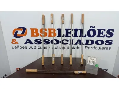 LOTE 306 - 01 LOTE COM VÁRIOS ESPETOS DE AÇO SIMPLES 75CM. (NO ESTADO) ATENÇÃO! FAZER A VISITAÇÃO ANTES DE ARREMATAR, NÃO SABEMOS SE FUNCIONA. LEILÃO NÃO TEM GARANTIA E NEM DEVOLUÇÃO, SUJEITO A POSSÍVEIS AVARIAS VISÍVEIS/OCULTAS E/OU AUSÊNCIA DE COMPONENTES.
