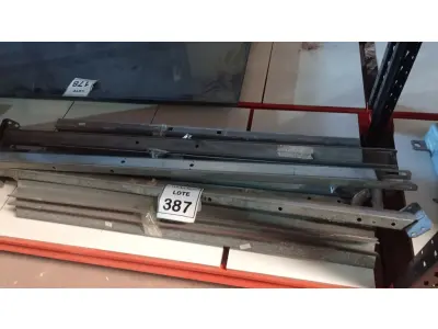 LOTE 387 - 01 LOTE COM VÁRIAS SUPORTES E ESTRUTURAS METÁLICAS DE SUSTENTAÇÃO. (NO ESTADO) ATENÇÃO! FAZER A VISITAÇÃO ANTES DE ARREMATAR, NÃO SABEMOS SE FUNCIONA. LEILÃO NÃO TEM GARANTIA E NEM DEVOLUÇÃO, SUJEITO A POSSÍVEIS AVARIAS VISÍVEIS/OCULTAS E/OU AUSÊNCIA DE COMPONENTES.
