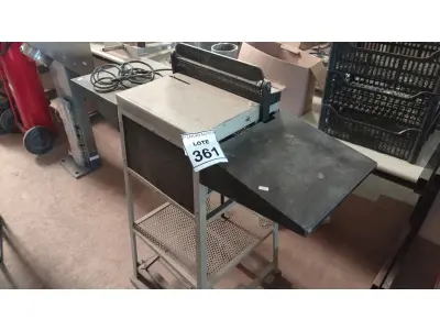 LOTE 361 - 01 PERFURADORA MANUAL PARA ENCADERNAÇÃO. (NO ESTADO) ATENÇÃO! FAZER A VISITAÇÃO ANTES DE ARREMATAR, NÃO SABEMOS SE FUNCIONA. LEILÃO NÃO TEM GARANTIA E NEM DEVOLUÇÃO, SUJEITO A POSSÍVEIS AVARIAS VISÍVEIS/OCULTAS E/OU AUSÊNCIA DE COMPONENTES.