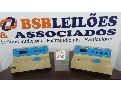 LOTE 390 - 02 ESPECTROFOTÔMETROS. (NO ESTADO) ATENÇÃO! FAZER A VISITAÇÃO ANTES DE ARREMATAR, NÃO SABEMOS SE FUNCIONA. LEILÃO NÃO TEM GARANTIA E NEM DEVOLUÇÃO, SUJEITO A POSSÍVEIS AVARIAS VISÍVEIS/OCULTAS E/OU AUSÊNCIA DE COMPONENTES.