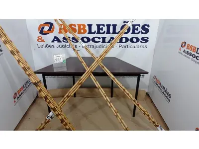 LOTE 251 - 20 VARAS DE BAMBU. (NO ESTADO) ATENÇÃO! FAZER A VISITAÇÃO ANTES DE ARREMATAR, NÃO SABEMOS SE FUNCIONA. LEILÃO NÃO TEM GARANTIA E NEM DEVOLUÇÃO, SUJEITO A POSSÍVEIS AVARIAS VISÍVEIS/OCULTAS E/OU AUSÊNCIA DE COMPONENTES.