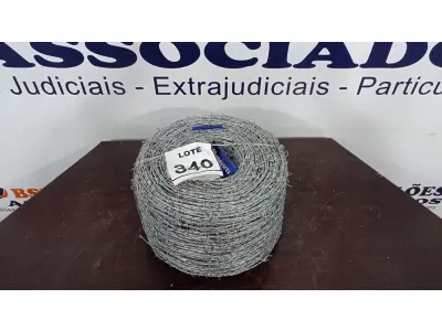 LOTE 340 - 01 ROLO DE ARAME FARPADO 500M. (NO ESTADO) ATENÇÃO! FAZER A VISITAÇÃO ANTES DE ARREMATAR, NÃO SABEMOS SE FUNCIONA. LEILÃO NÃO TEM GARANTIA E NEM DEVOLUÇÃO, SUJEITO A POSSÍVEIS AVARIAS VISÍVEIS/OCULTAS E/OU AUSÊNCIA DE COMPONENTES.