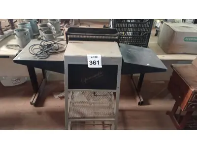 LOTE 361 - 01 PERFURADORA MANUAL PARA ENCADERNAÇÃO. (NO ESTADO) ATENÇÃO! FAZER A VISITAÇÃO ANTES DE ARREMATAR, NÃO SABEMOS SE FUNCIONA. LEILÃO NÃO TEM GARANTIA E NEM DEVOLUÇÃO, SUJEITO A POSSÍVEIS AVARIAS VISÍVEIS/OCULTAS E/OU AUSÊNCIA DE COMPONENTES.