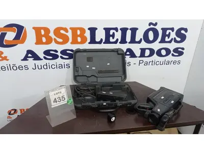 LOTE 435 - 01 FILMADORA MARCA PANASONIC COM CASE. (NO ESTADO) ATENÇÃO! FAZER A VISITAÇÃO ANTES DE ARREMATAR, NÃO SABEMOS SE FUNCIONA. LEILÃO NÃO TEM GARANTIA E NEM DEVOLUÇÃO, SUJEITO A POSSÍVEIS AVARIAS VISÍVEIS/OCULTAS E/OU AUSÊNCIA DE COMPONENTES.
