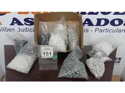 LOTE 151 - 01 LOTE COM GRANDE QUANTIDADE DE BUCHAS DE FIXAÇÃO E ISOLADORES TIPO ROLDANA. (NO ESTADO) ATENÇÃO! FAZER A VISITAÇÃO ANTES DE ARREMATAR, NÃO SABEMOS SE FUNCIONA, LEILÃO NÃO TEM GARANTIA E NEM DEVOLUÇÃO, SUJEITO A POSSÍVEIS AVARIAS VISÍVEIS/OCULTAS E/OU AUSÊNCIA DE COMPONENTES.