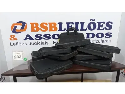 LOTE 203 - 08 BOLSAS DE NOTEBOOK. (NO ESTADO) ATENÇÃO! FAZER A VISITAÇÃO ANTES DE ARREMATAR, NÃO SABEMOS SE FUNCIONA. LEILÃO NÃO TEM GARANTIA E NEM DEVOLUÇÃO, SUJEITO A POSSÍVEIS AVARIAS VISÍVEIS/OCULTAS E/OU AUSÊNCIA DE COMPONENTES.