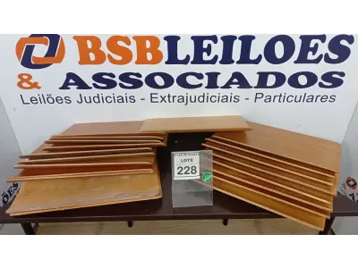 LOTE 228 - 20 PECAS DE MADEIRA. (NO ESTADO) ATENÇÃO! FAZER A VISITAÇÃO ANTES DE ARREMATAR, NÃO SABEMOS SE FUNCIONA. LEILÃO NÃO TEM GARANTIA E NEM DEVOLUÇÃO, SUJEITO A POSSÍVEIS AVARIAS VISÍVEIS/OCULTAS E/OU AUSÊNCIA DE COMPONENTES.
