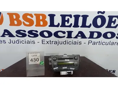 LOTE 430 - 01 AUTO RÁDIO COM TOCA DISCO. (NO ESTADO) ATENÇÃO! FAZER A VISITAÇÃO ANTES DE ARREMATAR, NÃO SABEMOS SE FUNCIONA. LEILÃO NÃO TEM GARANTIA E NEM DEVOLUÇÃO, SUJEITO A POSSÍVEIS AVARIAS VISÍVEIS/OCULTAS E/OU AUSÊNCIA DE COMPONENTES.