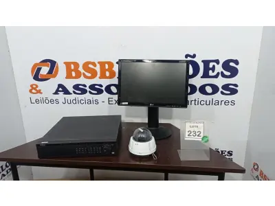 LOTE 232 - 01 APARELHO DVR, 01 MONITOR E 01 CÂMERA DE MONITORAMENTO. (NO ESTADO) ATENÇÃO! FAZER A VISITAÇÃO ANTES DE ARREMATAR, NÃO SABEMOS SE FUNCIONA. LEILÃO NÃO TEM GARANTIA E NEM DEVOLUÇÃO, SUJEITO A POSSÍVEIS AVARIAS VISÍVEIS/OCULTAS E/OU AUSÊNCIA DE COMPONENTES.