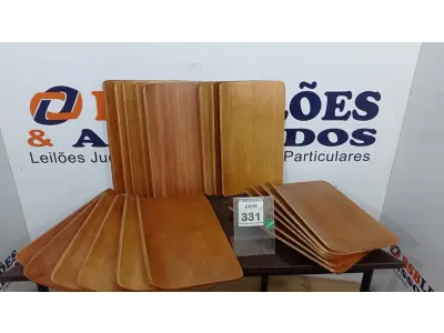 LOTE 331 - 20 PEÇAS DE MADEIRA 30,00. (NO ESTADO) ATENÇÃO! FAZER A VISITAÇÃO ANTES DE ARREMATAR, NÃO SABEMOS SE FUNCIONA. LEILÃO NÃO TEM GARANTIA E NEM DEVOLUÇÃO, SUJEITO A POSSÍVEIS AVARIAS VISÍVEIS/OCULTAS E/OU AUSÊNCIA DE COMPONENTES.