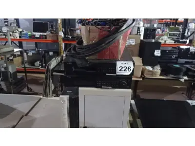 LOTE 226 - 01 NOBREAK, 01 IMPRESSORA MARCA KYOCERA, 02 APARELHOS DVR E GRANDE QUANTIDADE DE CLIPS DE PAPEL E CABOS DIVERSOS. (NO ESTADO) ATENÇÃO! FAZER A VISITAÇÃO ANTES DE ARREMATAR, NÃO SABEMOS SE FUNCIONA. LEILÃO NÃO TEM GARANTIA E NEM DEVOLUÇÃO, SUJEITO A POSSÍVEIS AVARIAS VISÍVEIS/OCULTAS E/OU AUSÊNCIA DE COMPONENTES.