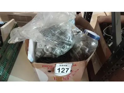 LOTE 127 - 01 LOTE COM GRANDE QUANTIDADE CABOS E MATERIAIS ELÉTRICOS DIVERSOS. (NO ESTADO) ATENÇÃO! FAZER A VISITAÇÃO ANTES DE ARREMATAR, NÃO SABEMOS SE FUNCIONA, LEILÃO NÃO TEM GARANTIA E NEM DEVOLUÇÃO, SUJEITO A POSSÍVEIS AVARIAS VISÍVEIS/OCULTAS E/OU AUSÊNCIA DE COMPONENTES.