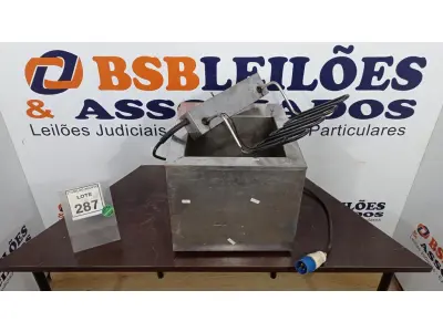 LOTE 287 - 01 FRITADEIRA ELÉTRICA EM INOX. (NO ESTADO) ATENÇÃO! FAZER A VISITAÇÃO ANTES DE ARREMATAR, NÃO SABEMOS SE FUNCIONA. LEILÃO NÃO TEM GARANTIA E NEM DEVOLUÇÃO, SUJEITO A POSSÍVEIS AVARIAS VISÍVEIS/OCULTAS E/OU AUSÊNCIA DE COMPONENTES.