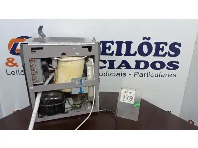 LOTE 179 - 01 BEBEDOURO EM INOX MARCA CÂNOVAS. (NO ESTADO) ATENÇÃO! FAZER A VISITAÇÃO ANTES DE ARREMATAR, NÃO SABEMOS SE FUNCIONA. LEILÃO NÃO TEM GARANTIA E NEM DEVOLUÇÃO, SUJEITO A POSSÍVEIS AVARIAS VISÍVEIS/OCULTAS E/OU AUSÊNCIA DE COMPONENTES.