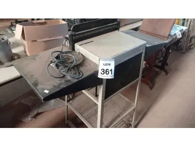 LOTE 361 - 01 PERFURADORA MANUAL PARA ENCADERNAÇÃO. (NO ESTADO) ATENÇÃO! FAZER A VISITAÇÃO ANTES DE ARREMATAR, NÃO SABEMOS SE FUNCIONA. LEILÃO NÃO TEM GARANTIA E NEM DEVOLUÇÃO, SUJEITO A POSSÍVEIS AVARIAS VISÍVEIS/OCULTAS E/OU AUSÊNCIA DE COMPONENTES.