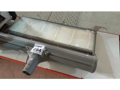 LOTE 284 - 01 REFLETOR LED PARA QUADRA. (NO ESTADO) ATENÇÃO! FAZER A VISITAÇÃO ANTES DE ARREMATAR, NÃO SABEMOS SE FUNCIONA. LEILÃO NÃO TEM GARANTIA E NEM DEVOLUÇÃO, SUJEITO A POSSÍVEIS AVARIAS VISÍVEIS/OCULTAS E/OU AUSÊNCIA DE COMPONENTES.