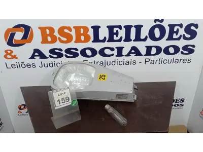 LOTE 159 - 01 LUMINÁRIA DE POSTE. (NO ESTADO) ATENÇÃO! FAZER A VISITAÇÃO ANTES DE ARREMATAR, NÃO SABEMOS SE FUNCIONA. LEILÃO NÃO TEM GARANTIA E NEM DEVOLUÇÃO, SUJEITO A POSSÍVEIS AVARIAS VISÍVEIS/OCULTAS E/OU AUSÊNCIA DE COMPONENTES.