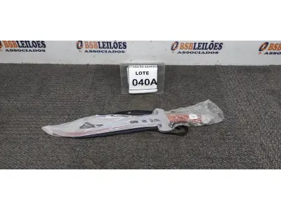 LOTE 040 - 01 FACÃO  IMPORTADA AÇO INOXIDÁVEL CABO EM MADEIRA  FULL TANG BAINHA DE NYLON TAMANHO TOTAL 50CM PESO 526G JÁ AFIADA  . (NO ESTADO) ATENÇÃO! FAZER A VISITAÇÃO ANTES DE ARREMATAR, NÃO SABEMOS SE FUNCIONA. LEILÃO NÃO TEM GARANTIA E NEM DEVOLUÇÃO, SUJEITO A POSSÍVEIS AVARIAS VISÍVEIS/OCULTAS E/OU AUSÊNCIA DE COMPONENTES.