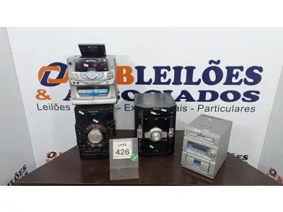 LOTE 426 - 04 APARELHOS DE SOM DE MARCAS E MODELOS DIVERSOS. (NO ESTADO) ATENÇÃO! FAZER A VISITAÇÃO ANTES DE ARREMATAR, NÃO SABEMOS SE FUNCIONA. LEILÃO NÃO TEM GARANTIA E NEM DEVOLUÇÃO, SUJEITO A POSSÍVEIS AVARIAS VISÍVEIS/OCULTAS E/OU AUSÊNCIA DE COMPONENTES.
