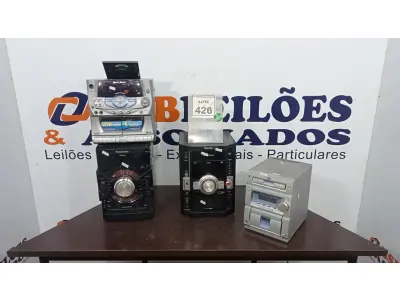 LOTE 426 - 04 APARELHOS DE SOM DE MARCAS E MODELOS DIVERSOS. (NO ESTADO) ATENÇÃO! FAZER A VISITAÇÃO ANTES DE ARREMATAR, NÃO SABEMOS SE FUNCIONA. LEILÃO NÃO TEM GARANTIA E NEM DEVOLUÇÃO, SUJEITO A POSSÍVEIS AVARIAS VISÍVEIS/OCULTAS E/OU AUSÊNCIA DE COMPONENTES.