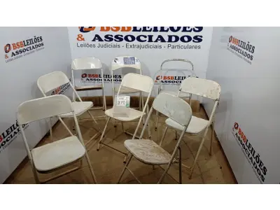 LOTE 370 - 08 CADEIRAS DE FERRO DOBRÁVEL. (NO ESTADO) ATENÇÃO! FAZER A VISITAÇÃO ANTES DE ARREMATAR, NÃO SABEMOS SE FUNCIONA. LEILÃO NÃO TEM GARANTIA E NEM DEVOLUÇÃO, SUJEITO A POSSÍVEIS AVARIAS VISÍVEIS/OCULTAS E/OU AUSÊNCIA DE COMPONENTES.