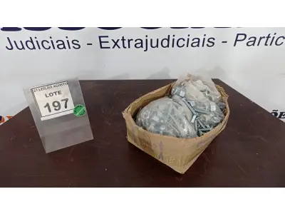 LOTE 197 - 01 LOTE COM GRANDE QUANTIDADE DE PARAFUSOS E PORCAS. (NO ESTADO) ATENÇÃO! FAZER A VISITAÇÃO ANTES DE ARREMATAR, NÃO SABEMOS SE FUNCIONA. LEILÃO NÃO TEM GARANTIA E NEM DEVOLUÇÃO, SUJEITO A POSSÍVEIS AVARIAS VISÍVEIS/OCULTAS E/OU AUSÊNCIA DE COMPONENTES.